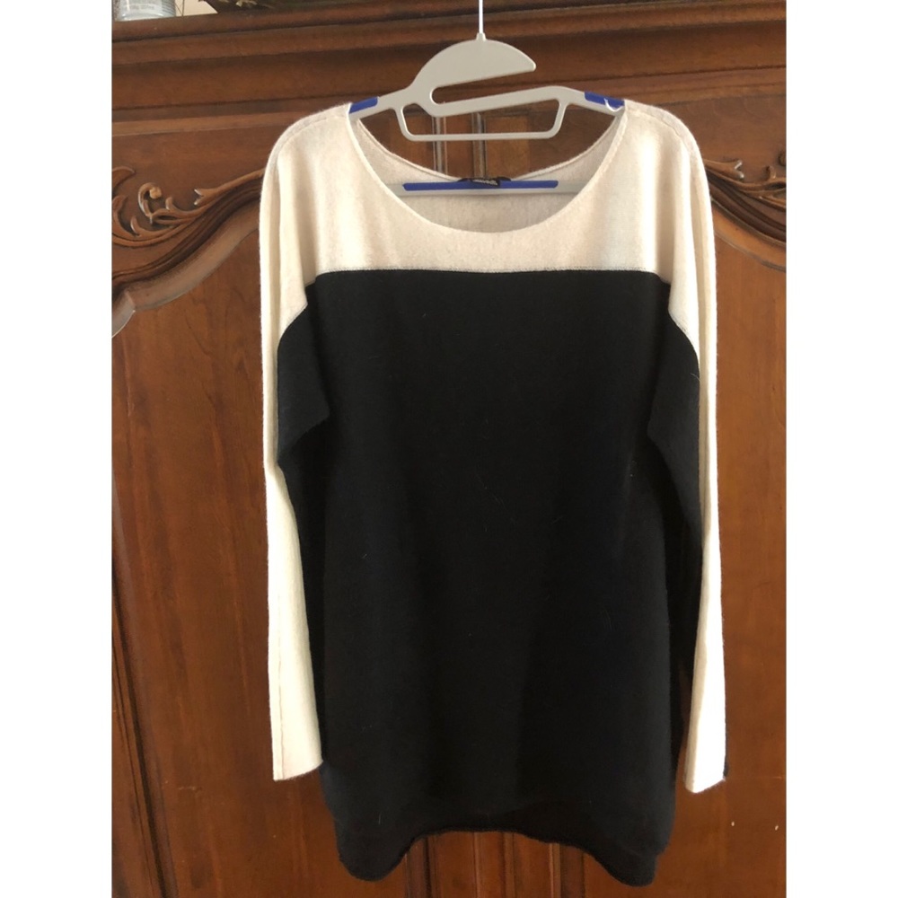 Lord & Taylor cashmere sweater